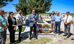 Spor yazarı Omaç Başat kabri başında anıldı