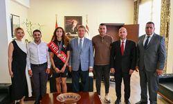 Başbakan Üstel, milli atlet Ada Kafa'yı kabul etti