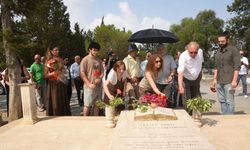Kutlu Adalı, ölümünün 30'uncu yıl dönümünde kabri başında anıldı