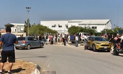 Girne açıklarında su alan feribottaki yolcuların tahliyesi sürüyor