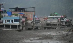 Nepal'deki selde hayatını kaybedenlerin sayısı 270'e çıktı
