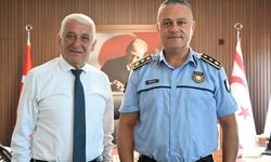Güzelyurt Polis Müdürü Hüseyin Kafa, Güzelyurt Belediye Başkanı Özçınar'ı ziyaret etti