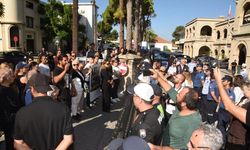 Ailelerden Girne Mahkemesi önünde çağrı: Esas suçluları mahkemeye getirsinler