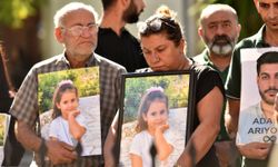 Gemi kazasında yakınlarını kaybeden aileler, Girne Mahkemesi önünde adalet çağrısında bulundu