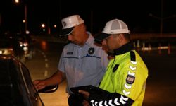 Polis Genel Müdürlüğü'nden üç ilçede eş zamanlı asayiş ve trafik denetimi: 746 sürücüye işlem yapıldı