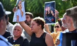 Yakınlarını kaybeden aileler Girne Mahkemesi önünden seslendi: 'Müebbet istiyoruz'