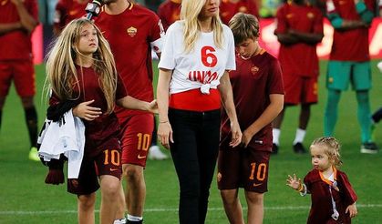 Totti'nin eşi, efsane futbolcuyu aldattı mı? Telefonunda mesajları yakaladı