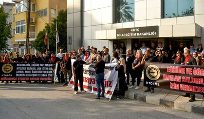 KTOEÖS, Atatürk'ün 87'nci ölüm yıldönümü dolayısıyla Millî Eğitim Bakanlığı önünde açıklama yaptı