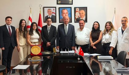 Dinçyürek: 'Genç hekimlerin haklı mücadelesinin yanındayız'