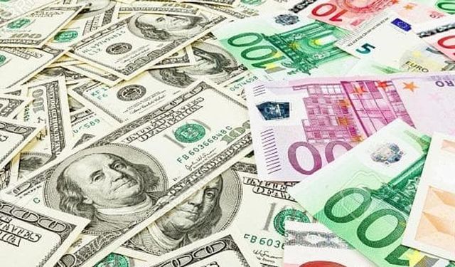 Euro 42.15, sterlin 48.90, dolar 38.10 TL’den işlem görüyor
