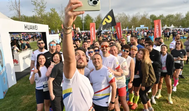 Maratonda akıllı saatiyle derece yakaladı