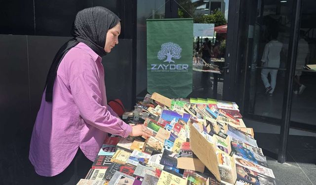 Uluslararası Final Üniversitesi öğrencileri kermes düzenledi