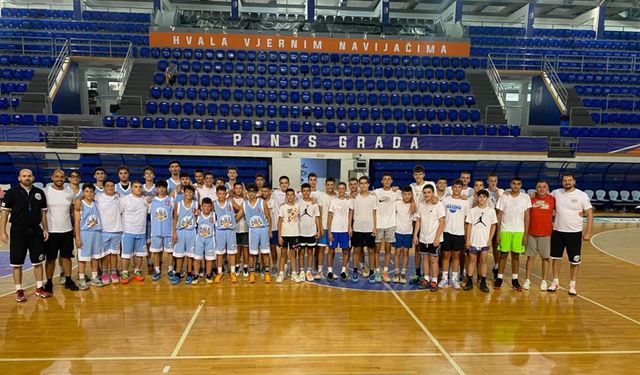Basketbolcularımız, dostluk maçı yaptı