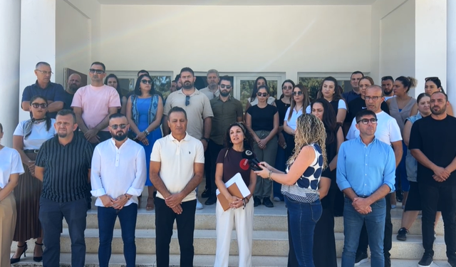 KTOEÖS, Lefke Gazi Lisesi önünde basın açıklaması yaptı