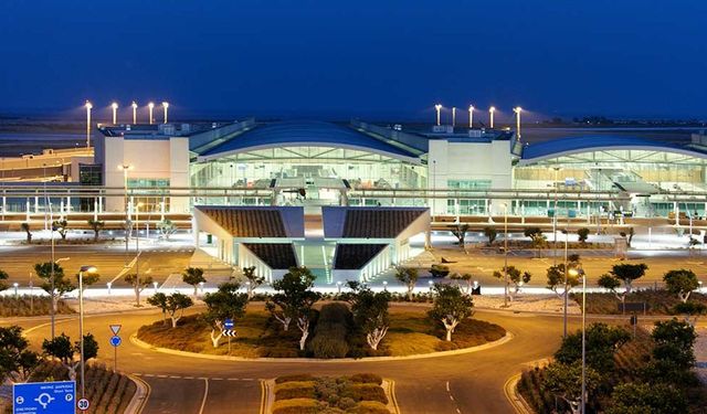 Ulaştırma Bakanı Larnaka havalimanındaki çalışmalarla ilgili bilgi verdi