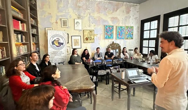 Kıbrıs Türk-Fransız Kültür Derneği'nden yabancı dil öğretmenlerine yapay zekâ odaklı eğitim