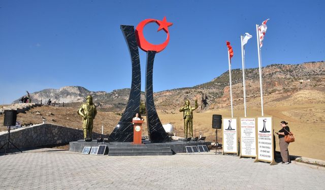 Sarı Çizmeli Mehmet Ağa Anıtı açıldı