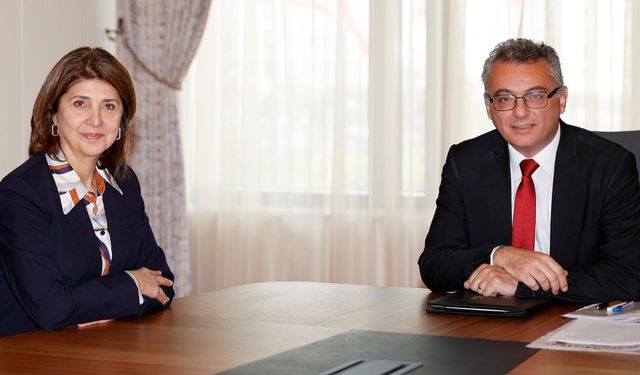 Erhürman- Holguín görüşmesi başladı