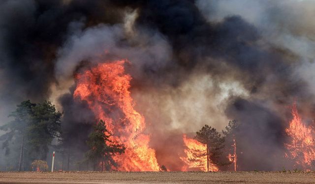 Gazimağusa'da makinist garajında araç yandı, iki kişi yaralandı