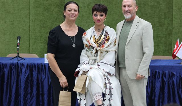 Kıbrıs Türk Halk Dansları Federasyonu'ndan makyaj semineri