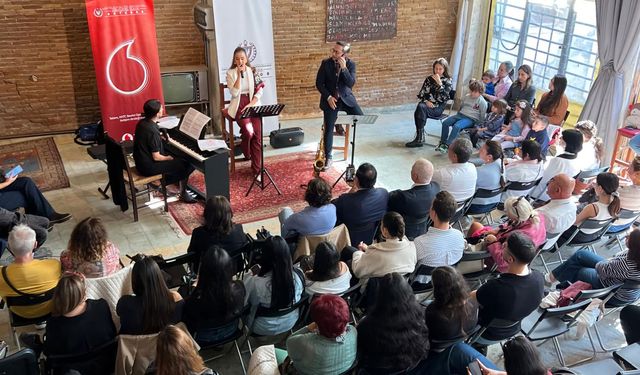 'Opera & Bale Sokakta: Sesin Yolculuğu' anlatımlı konser serisinin ilki gerçekleştirildi