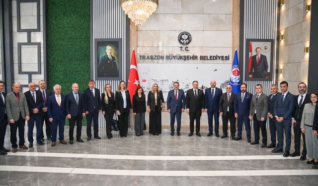 Öztürkler, Trabzon temasları çerçevesinde Valilik ve Büyükşehir Belediye Başkanlığı'nı ziyaret etti