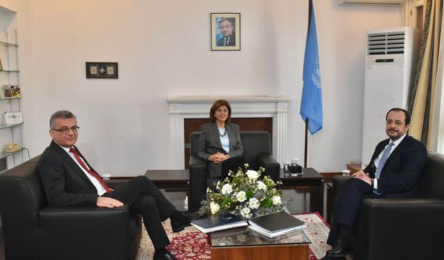 Cumhurbaşkanı Erhürman ve Rum Yönetimi Lideri Hristodulidis, Holguin ev sahipliğinde ara bölgede bir araya geldi