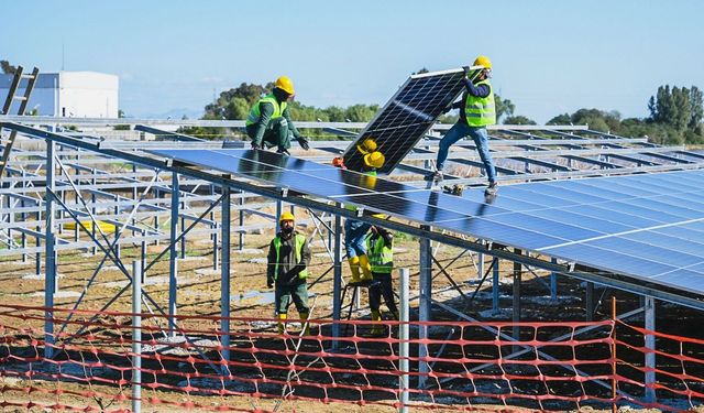Haspolat Arıtma Tesisi'ne güneş enerji sistemi kurma çalışmaları sürüyor