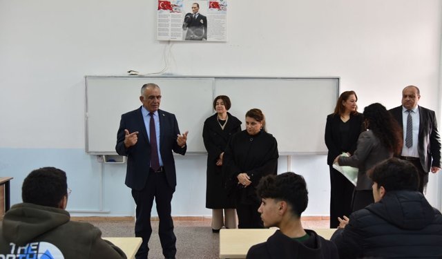 Karneler dağıtıldı... 57 bin 413 öğrenci tatile girdi