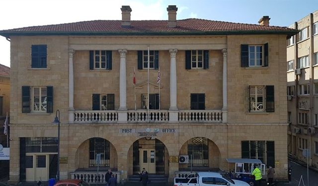 Posta Dairesi Müdürü İskender, Kıbrıs Türk Postaları 62'nci kuruluş yıl dönümümü kutladı