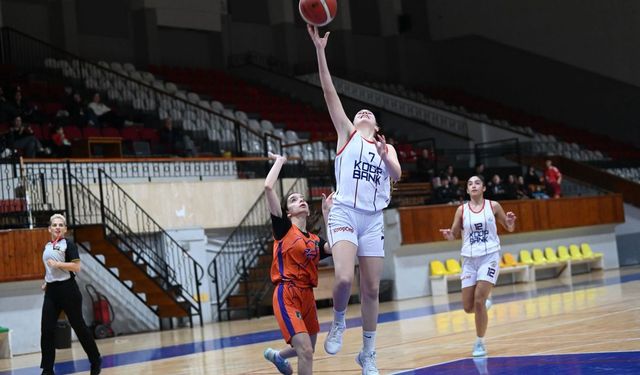 Basketbolda Gençler Parkede