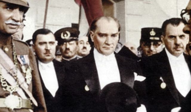 Genel Kurmay'dan renkli Atatürk fotoğrafları...