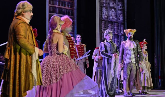 'Sevil Berberi' operası Lefkoşa'da sanatseverlerle buluştu