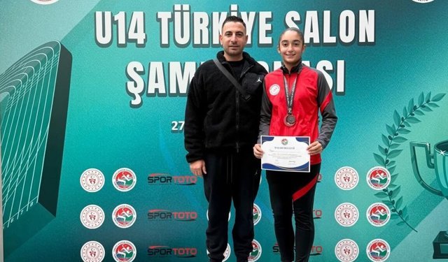 Azra Avcı'dan Türkiye dördüncülüğü