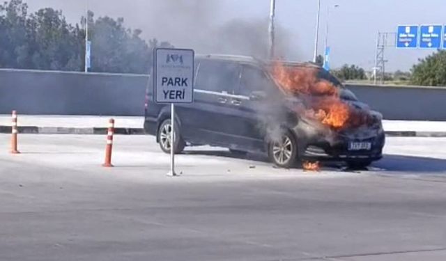Ercan'da park halinde bulunan bir araçta yangın çıktı