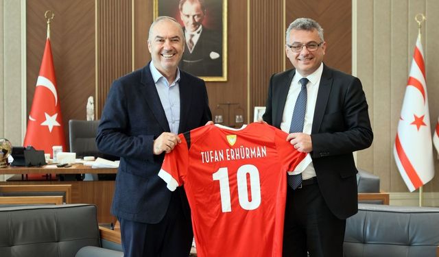 Erhürman, KTFF Başkanı Sertoğlu ve Yönetimini Kabul Etti