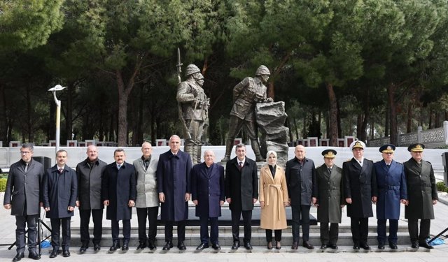 Hasipoğlu, Çanakkale Şehitler Abidesi'nde düzenlenen uluslararası anma törenlerine katıldı