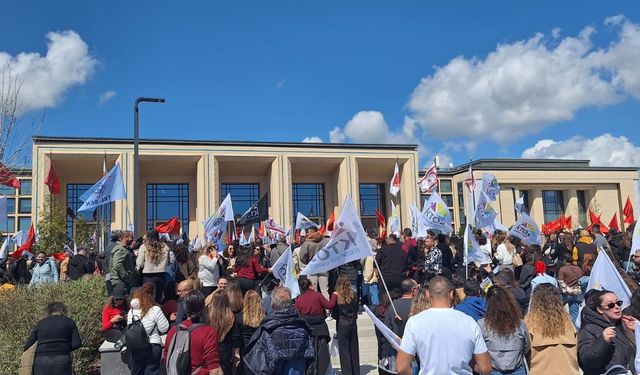 Hükümet ile sendikalar görüşüyor