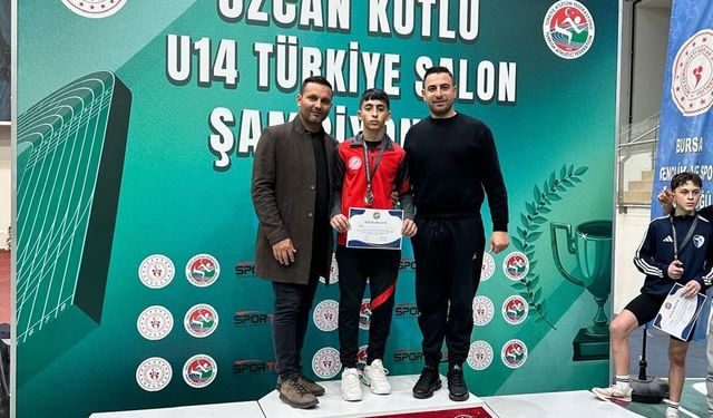 Mahmut, 200 metrede Türkiye ikincisi