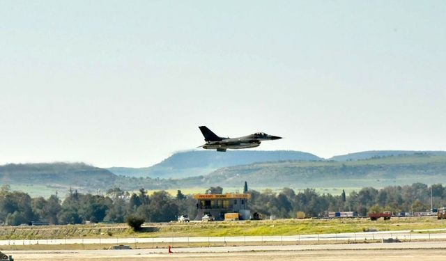 Türkiye'nin KKTC'ye gönderdiği F-16'lar Ercan'a ulaştı