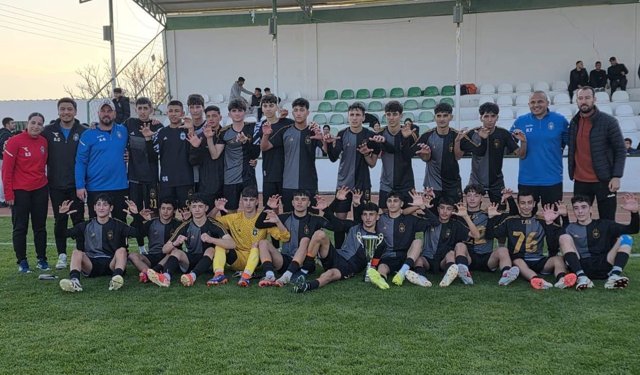 Yenicami U17'de şampiyon