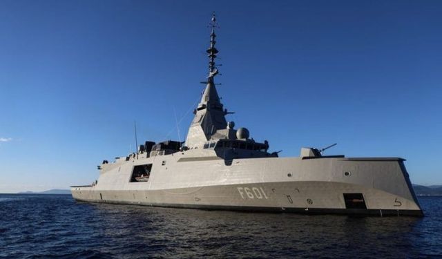 Yunanistan Güney Kıbrıs'a iki firkateyn ve iki F-16 gönderiyor