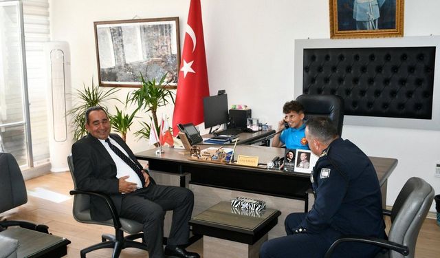 Dr. Suat Günsel Devlet İlkokulu öğrencilerden PGM Vekili Karagil'e ziyaret