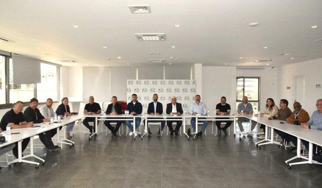 Kamuda örgütlü sendikalar gelinen noktayı değerlendirmek için toplantı yapıyor