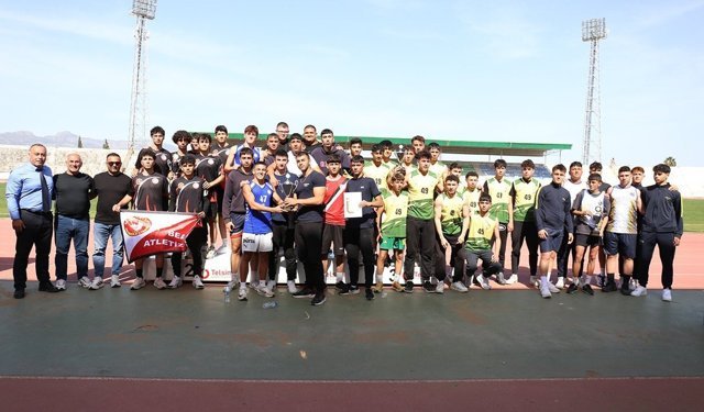 Lefkoşa'da Atletizm Rüzgarı: Kurtuluş Lisesi Zirveyi Bırakmadı