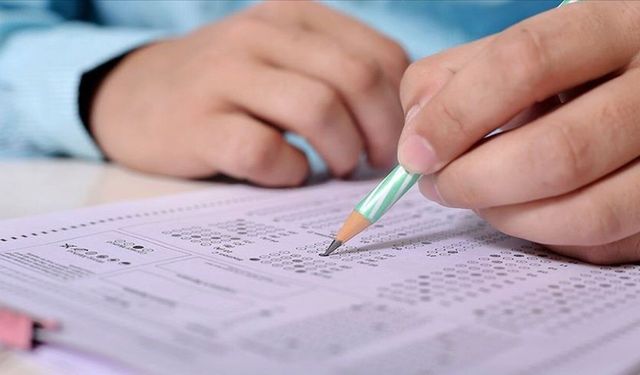 MEB duyurdu: Ertelenen sınavlar bugün gerçekleştirilecek