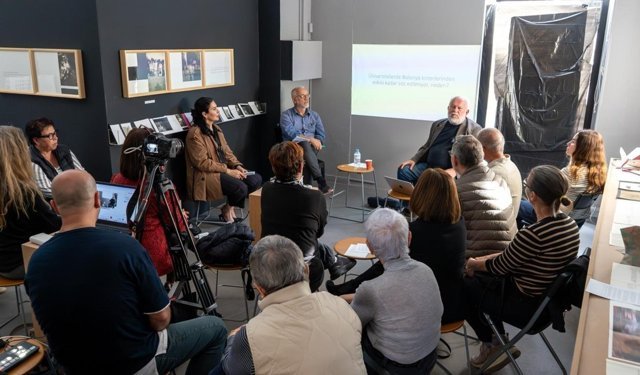 Voices konuşmalar serisi yeniden başladı, ilk konuk Mete Hatay oldu