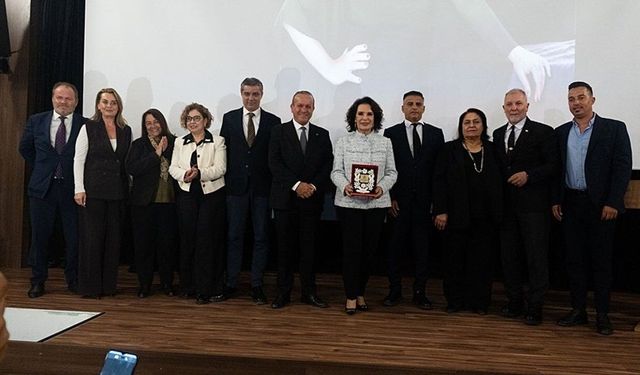 Türk sineması oyuncularından Hülya Koçyiğit, bugün Girne'de söyleşiye katılacak