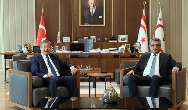 Cumhurbaşkanı Tufan Erhürman, Başbakan Ünal Üstel'i kabul etti