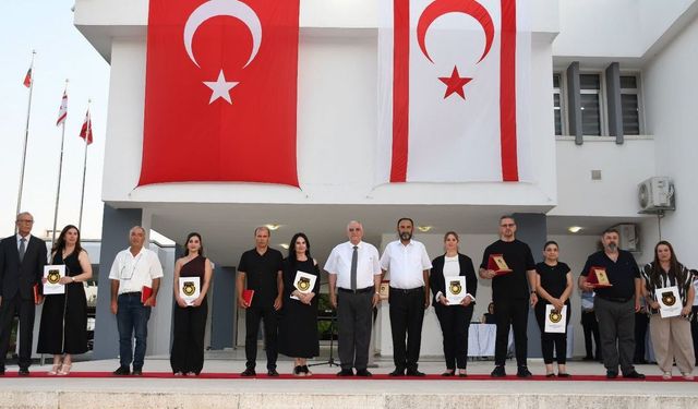 Emekli olan ve 30 hizmet yılını tamamlayan polislere plaket verildi